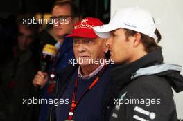 (L to R): Niki Lauda (AUT) Mercedes Non-Executive Chairman with Nico Rosberg (GER) Mercedes AMG F1. 24.10.2015. Formula 1 World Championship, Rd 16, United States Grand Prix, Austin, Texas, USA, Qualifying Day.