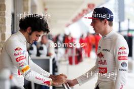 (L to R): Carlos Sainz Jr (ESP) Scuderia Toro Rosso with team mate Max Verstappen (NLD) Scuderia Toro Rosso. 24.10.2015. Formula 1 World Championship, Rd 16, United States Grand Prix, Austin, Texas, USA, Qualifying Day.