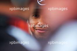 Lewis Hamilton (GBR) Mercedes AMG F1 with the media. 22.10.2015. Formula 1 World Championship, Rd 16, United States Grand Prix, Austin, Texas, USA, Preparation Day.