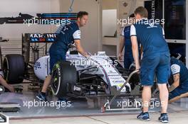 Williams FW37 of Valtteri Bottas (FIN) Williams FW37 in the pits. 22.10.2015. Formula 1 World Championship, Rd 16, United States Grand Prix, Austin, Texas, USA, Preparation Day.