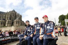 Darren Turner, Stefan Mücke, Rob Bell #97 Aston Martin Racing Aston Martin Vantage GTE 12.06.2015. Le Mans 24 Hour, Friday, Drivers Parade, Le Mans, France.