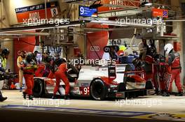 Pitstop, René Rast, Filipe Albuquerque, Marco Bonanomi #9 Audi Sport Team Joest Audi R18 e-tron quattro 14.06.2015. Le Mans 24 Hour, Race, Le Mans, France.