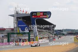 Lucas di Grassi (BRA) / Loic Duval (FRA) / Oliver Jarvis (GBR) #08 Audi Sport Team Joest Audi R18 e-tron quattro Hybrid. 13.06.2015. FIA World Endurance Championship Le Mans 24 Hours, Race, Le Mans, France. Race.