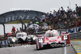 Timo Bernhard (GER) / Mark Webber (AUS) / Brendon Hartley (NZL) #17 Porsche Team Porsche 919 Hybrid. 13.06.2015. FIA World Endurance Championship Le Mans 24 Hours, Race, Le Mans, France. Race.