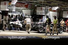 Pitstop, Romain Dumas, Neel Jani, Marc Lieb #18 Porsche Team Porsche 919 Hybrid 14.06.2015. Le Mans 24 Hour, Race, Le Mans, France.