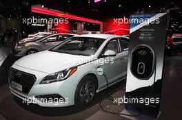 Hyundsai Sonata Hybrid 12-13.01.2015. North American International Auto Show, Detroit, USA. www.xpbimages.com, EMail: requests@xpbimages.com - copy of publication required for printed pictures. Every used picture is fee-liable. © Copyright: Photo4 / XPB Images