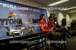US Femal Soccer Kelley O'Hara, Christie Rampone and Abby Wambach 22.02.2015, NASCAR Daytona 500 PreRace, Daytona International Speedway