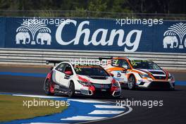 Kevin Gleason (USA) Honda Civic TCR, West Coast Racing and Samson Chan (HKG) SEAT Leon, Roadstar Racing Team 23-25.10.2015. TCR International Series, Rd 10, Buriram, Thailand.