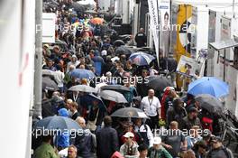 Spectators in the paddock. 25.-29.05.2016 Nürburging 24 Hours, Nordschleife, Nurburging, Germany, Race.