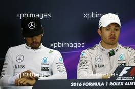 (L to R): Lewis Hamilton (GBR) Mercedes AMG F1 and Nico Rosberg (GER) Mercedes AMG F1 in the FIA Press Conference. 20.03.2016. Formula 1 World Championship, Rd 1, Australian Grand Prix, Albert Park, Melbourne, Australia, Race Day.