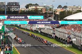 The start is aborted after Daniil Kvyat (RUS) Red Bull Racing RB12 stops at the back of the grid. 20.03.2016. Formula 1 World Championship, Rd 1, Australian Grand Prix, Albert Park, Melbourne, Australia, Race Day.