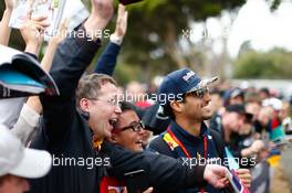 Daniel Ricciardo (AUS) Red Bull Racing with fans. 19.03.2016. Formula 1 World Championship, Rd 1, Australian Grand Prix, Albert Park, Melbourne, Australia, Qualifying Day.