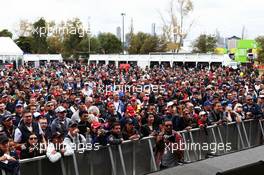 Fans. 19.03.2016. Formula 1 World Championship, Rd 1, Australian Grand Prix, Albert Park, Melbourne, Australia, Qualifying Day.