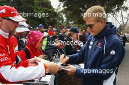 Marcus Ericsson (SWE) Sauber F1 Team signs autographs for the fans. 19.03.2016. Formula 1 World Championship, Rd 1, Australian Grand Prix, Albert Park, Melbourne, Australia, Qualifying Day.