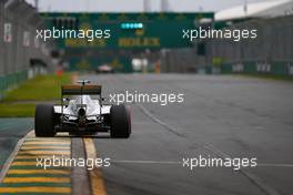 Lewis Hamilton (GBR) Mercedes AMG F1 W07 Hybrid. 19.03.2016. Formula 1 World Championship, Rd 1, Australian Grand Prix, Albert Park, Melbourne, Australia, Qualifying Day.