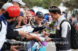Esteban Gutierrez (MEX) Haas F1 Team signs autographs for the fans. 19.03.2016. Formula 1 World Championship, Rd 1, Australian Grand Prix, Albert Park, Melbourne, Australia, Qualifying Day.