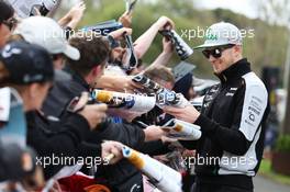 Nico Hulkenberg (GER) Sahara Force India F1 signs autographs for the fans. 19.03.2016. Formula 1 World Championship, Rd 1, Australian Grand Prix, Albert Park, Melbourne, Australia, Qualifying Day.