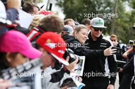 Nico Hulkenberg (GER) Sahara Force India F1 with fans. 19.03.2016. Formula 1 World Championship, Rd 1, Australian Grand Prix, Albert Park, Melbourne, Australia, Qualifying Day.