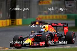Daniel Ricciardo (AUS), Red Bull Racing  19.03.2016. Formula 1 World Championship, Rd 1, Australian Grand Prix, Albert Park, Melbourne, Australia, Qualifying Day.