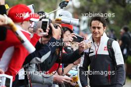 Esteban Gutierrez (MEX) Haas F1 Team with fans. 19.03.2016. Formula 1 World Championship, Rd 1, Australian Grand Prix, Albert Park, Melbourne, Australia, Qualifying Day.
