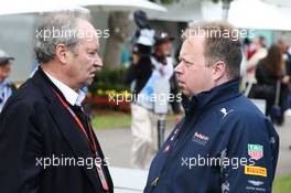 (L to R): Jerome Stoll (FRA) Renault Sport F1 President with Andy Palmer (GBR) Aston Martin CEO. 19.03.2016. Formula 1 World Championship, Rd 1, Australian Grand Prix, Albert Park, Melbourne, Australia, Qualifying Day.