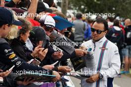 Felipe Massa (BRA) Williams signs autographs for the fans. 19.03.2016. Formula 1 World Championship, Rd 1, Australian Grand Prix, Albert Park, Melbourne, Australia, Qualifying Day.