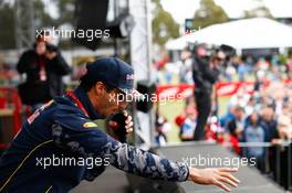 Daniel Ricciardo (AUS) Red Bull Racing. 19.03.2016. Formula 1 World Championship, Rd 1, Australian Grand Prix, Albert Park, Melbourne, Australia, Qualifying Day.