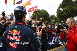 Daniel Ricciardo (AUS) Red Bull Racing. 19.03.2016. Formula 1 World Championship, Rd 1, Australian Grand Prix, Albert Park, Melbourne, Australia, Qualifying Day.