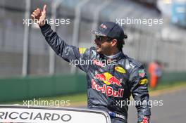 Daniel Ricciardo (AUS) Red Bull Racing on the drivers parade. 20.03.2016. Formula 1 World Championship, Rd 1, Australian Grand Prix, Albert Park, Melbourne, Australia, Race Day.