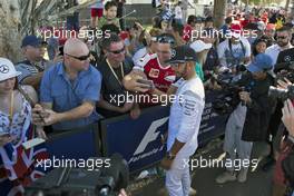 Lewis Hamilton (GBR) Mercedes AMG F1 with fans. 17.03.2016. Formula 1 World Championship, Rd 1, Australian Grand Prix, Albert Park, Melbourne, Australia, Preparation Day.
