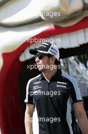 Sergio Perez (MEX) Sahara Force India F1 visits Luna Park. 15.03.2016. Formula 1 World Championship, Rd 1, Australian Grand Prix, Albert Park, Melbourne, Australia, Preparation Day.