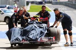 The Red Bull Racing RB12 of Max Verstappen (NLD) Red Bull Racing is recovered back to the pits in the first practice session. 01.07.2016. Formula 1 World Championship, Rd 9, Austrian Grand Prix, Spielberg, Austria, Practice Day.