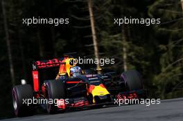 Daniel Ricciardo (AUS), Red Bull Racing  01.07.2016. Formula 1 World Championship, Rd 9, Austrian Grand Prix, Spielberg, Austria, Practice Day.