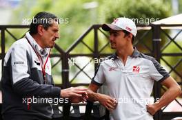 (L to R): Guenther Steiner (ITA) Haas F1 Team Prinicipal with Esteban Gutierrez (MEX) Haas F1 Team. 01.07.2016. Formula 1 World Championship, Rd 9, Austrian Grand Prix, Spielberg, Austria, Practice Day.