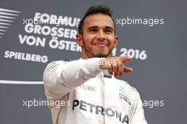 Lewis Hamilton (GBR), Mercedes AMG F1 Team  03.07.2016. Formula 1 World Championship, Rd 9, Austrian Grand Prix, Spielberg, Austria, Race Day.