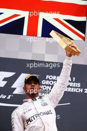 Race winner Lewis Hamilton (GBR) Mercedes AMG F1 celebrates on the podium. 03.07.2016. Formula 1 World Championship, Rd 9, Austrian Grand Prix, Spielberg, Austria, Race Day.