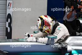 Race winner Lewis Hamilton (GBR) Mercedes AMG F1 W07 Hybrid celebrates in parc ferme. 03.07.2016. Formula 1 World Championship, Rd 9, Austrian Grand Prix, Spielberg, Austria, Race Day.