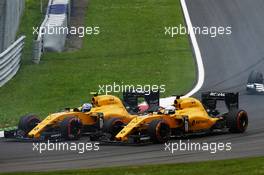 Jolyon Palmer (GBR) Renault Sport F1 Team RS16 and team mate Kevin Magnussen (DEN) Renault Sport F1 Team RS16 at the start of the race. 03.07.2016. Formula 1 World Championship, Rd 9, Austrian Grand Prix, Spielberg, Austria, Race Day.