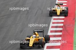 Kevin Magnussen (DEN) Renault Sport F1 Team RS16 leads team mate Jolyon Palmer (GBR) Renault Sport F1 Team RS16. 03.07.2016. Formula 1 World Championship, Rd 9, Austrian Grand Prix, Spielberg, Austria, Race Day.