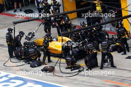 Jolyon Palmer (GBR) Renault Sport F1 Team RS16 makes a pit stop. 03.07.2016. Formula 1 World Championship, Rd 9, Austrian Grand Prix, Spielberg, Austria, Race Day.