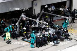 Lewis Hamilton (GBR) Mercedes AMG F1 W07 Hybrid makes a pit stop. 03.07.2016. Formula 1 World Championship, Rd 9, Austrian Grand Prix, Spielberg, Austria, Race Day.