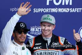 Lewis Hamilton (GBR), Mercedes AMG F1 Team and Nico Hulkenberg (GER), Sahara Force India  02.07.2016. Formula 1 World Championship, Rd 9, Austrian Grand Prix, Spielberg, Austria, Qualifying Day.