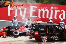 The damaged Scuderia Toro Rosso STR11 of Daniil Kvyat (RUS) is craned away after he crashed during qualifying. 02.07.2016. Formula 1 World Championship, Rd 9, Austrian Grand Prix, Spielberg, Austria, Qualifying Day.