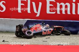 Daniil Kvyat (RUS) Scuderia Toro Rosso STR11 crashed in qualifying. 02.07.2016. Formula 1 World Championship, Rd 9, Austrian Grand Prix, Spielberg, Austria, Qualifying Day.