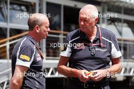 John Booth (GBR) Scuderia Toro Rosso Director of Racing (Right). 30.06.2016. Formula 1 World Championship, Rd 9, Austrian Grand Prix, Spielberg, Austria, Preparation Day.
