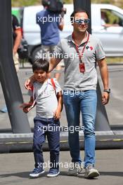 Felipe Massa (BRA) Williams with his son Felipinho Massa (BRA). 30.06.2016. Formula 1 World Championship, Rd 9, Austrian Grand Prix, Spielberg, Austria, Preparation Day.