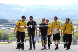 Esteban Ocon (FRA), Third Driver, Renault Sport F1 Team and Kevin Magnussen (DEN), Renault Sport F1 Team  30.06.2016. Formula 1 World Championship, Rd 9, Austrian Grand Prix, Spielberg, Austria, Preparation Day.