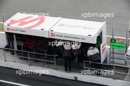 Haas F1 Team pit gantry. 22.02.2016. Formula One Testing, Day One, Barcelona, Spain. Monday.
