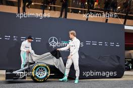 Nico Rosberg (GER) Mercedes AMG F1 and team mate Lewis Hamilton (GBR) Mercedes AMG F1 unveil the Mercedes AMG F1 W07 Hybrid. 22.02.2016. Formula One Testing, Day One, Barcelona, Spain. Monday.
