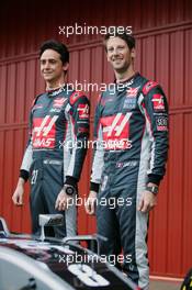 (L to R): Esteban Gutierrez (MEX) Haas F1 Team and team mate Romain Grosjean (FRA) Haas F1 Team unveil the Haas VF-16. 22.02.2016. Formula One Testing, Day One, Barcelona, Spain. Monday.